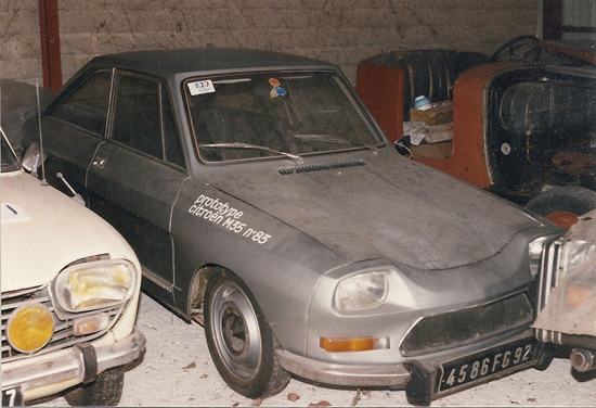 Citroen M35 no. 83 in garage Citroen M35 no. 83 in garage